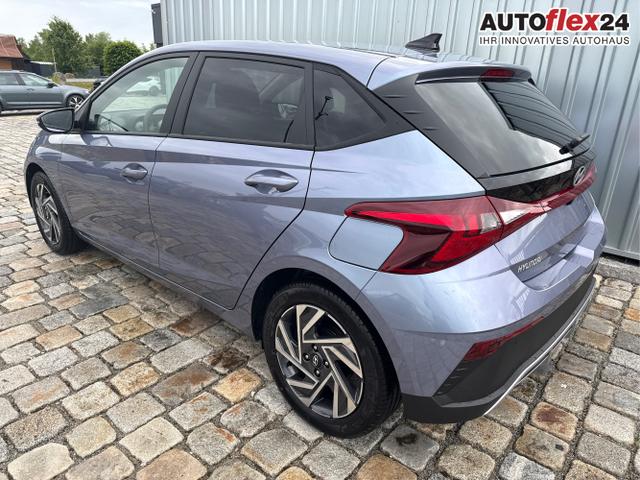 Hyundai / i20 / Blau / / / 