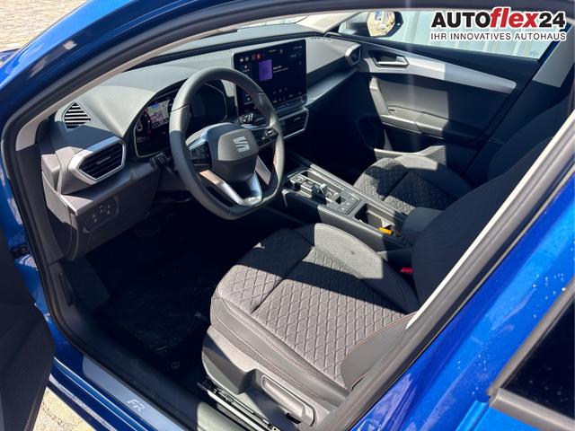 Seat / Leon Sportstourer / Blau / / / 