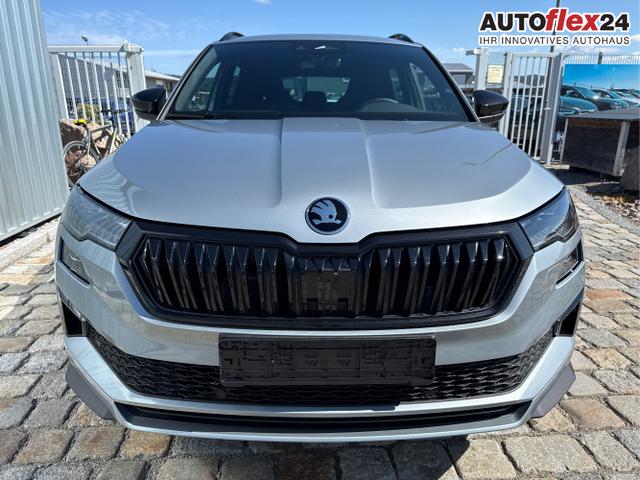 Vorlauffahrzeuge Skoda Karoq - Sportline 1,5 TSI 150 PS DSG -5 Jahre Garantie-Navi-4x Sitzheizung-Canton Sound-Anh&auml;ngerkupplung-LED-Matrix-AppleCarPlay-Android-Auto-ACC-Kessy-2-Zonen-Klimaautomatik-18''Alu-Sofort