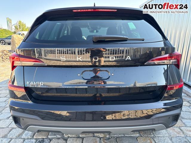 Skoda / Kamiq / Schwarz / / / 130 Jahre Premium Edition 1.5 TSI 150 PS DSG Anh&auml;ngerkupplung-AppleCarPlay-AndroidAuto-Winterpaket-Alcantara-DAB-Tempomat-Totwinkelassist-Kamera-SunSet-el.Heckklappe-17''Alu, Beispielbilder, ggf. teilweise mit Sonderausstattung
