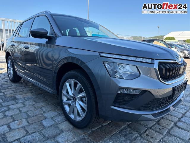 Skoda / Kamiq / Grau / / / 130 Jahre Premium Edition 1.5 TSI 150 PS DSG Anh&auml;ngerkupplung-AppleCarPlay-AndroidAuto-Winterpaket-Alcantara-DAB-Tempomat-Totwinkelassist-Kamera-SunSet-el.Heckklappe-17''Alu-Sofort, Beispielbilder, ggf. teilweise mit Sonderausstattung
