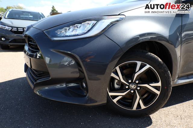 Toyota Yaris LED DigiC Privacy ACC Kam 16"LM CarPlay 