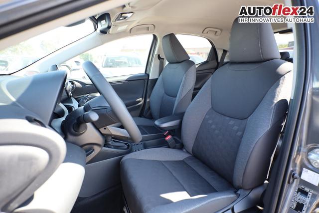 Toyota Yaris LED DigiC Privacy ACC Kam 16"LM CarPlay 