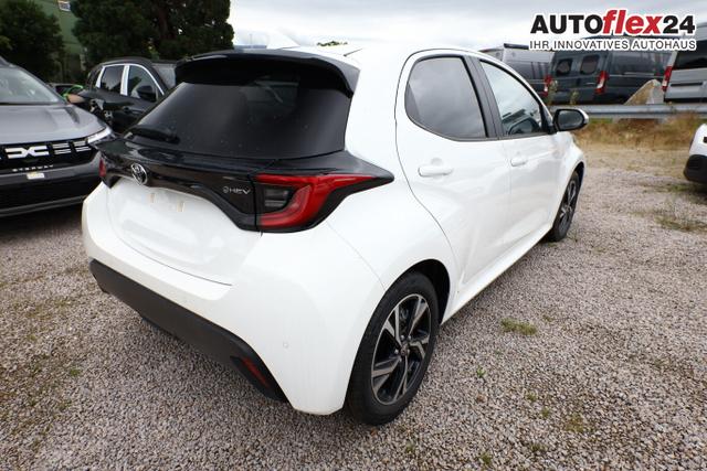 Toyota Yaris LED DigiC Privacy ACC Kam 16"LM CarPlay 