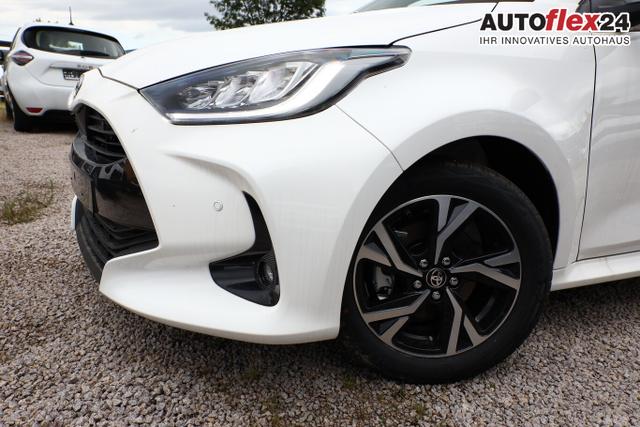 Toyota Yaris LED DigiC Privacy ACC Kam 16"LM CarPlay 