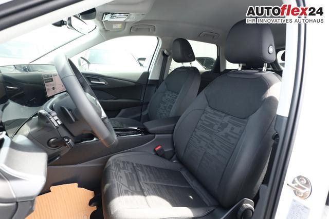 Audi Q3 Intense Tech LED+ KlimaP MMI+ Keyl PrivG 18Z eHK PDC+ 