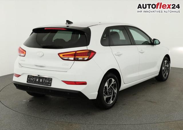 Hyundai i30 1.0 T-GDI DCT Family, Navi, Kamera, LED, 16-Zoll, Winterpaket 