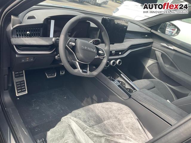 Zentrallager Skoda Superb Combi - 1.5 TSI iV 150 kW Sportline DSG Sportline, AHK, Matrix, Side, el. Klappe, Navi