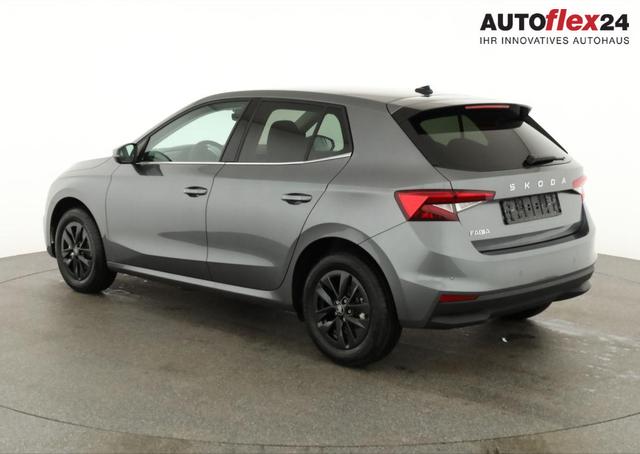 Skoda Fabia Selection 1.0 TSI DSG Selection, 15-Zoll schwarz, Winter, Ladeboden 