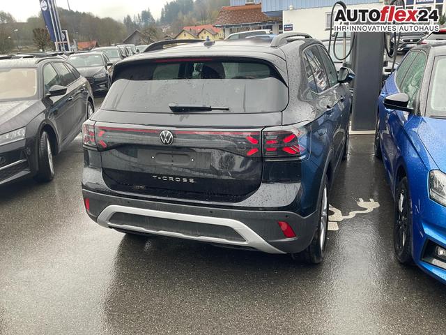 Vorlauffahrzeuge Volkswagen T-Cross - 1.0 TSI 85 kW Life DSG Life, IQ.Light, AHK, ACC, Kamera, 17-Zoll, Winterpaket