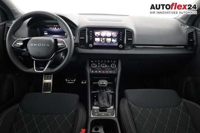 Skoda Karoq Sportline 1.5 TSI DSG Sportline, Pano, AHK, Navi, CANTON, Matrix, AreaView, Side, el. Klappe, FS-beheizbar, 5 J.-Garantie 
