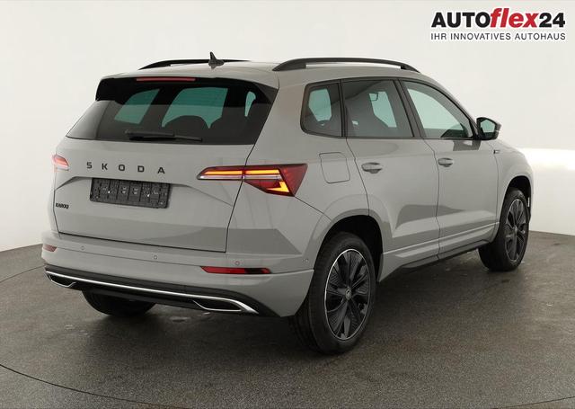 Skoda Karoq Sportline 1.5 TSI DSG Sportline, Pano, AHK, Navi, CANTON, Matrix, AreaView, Side, el. Klappe, FS-beheizbar, 5 J.-Garantie 