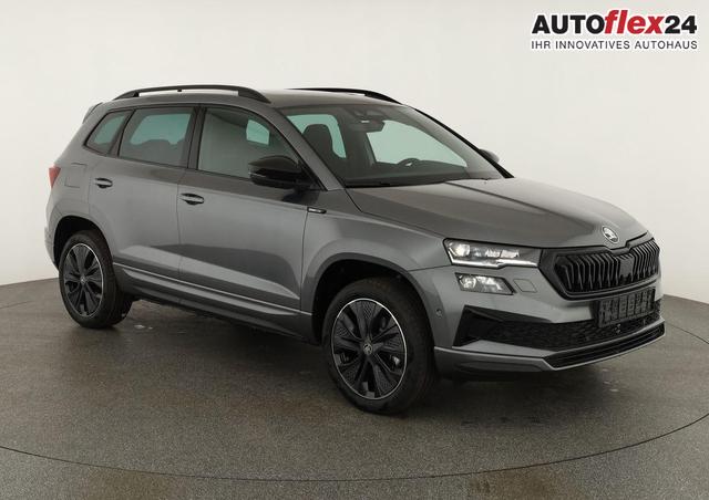 Vorlauffahrzeuge Skoda Karoq - Sportline 1.5 TSI DSG Sportline, Pano, AHK, Navi, CANTON, Matrix, AreaView, Side, el. Klappe, FS-beheizbar, 5 J.-Garantie
