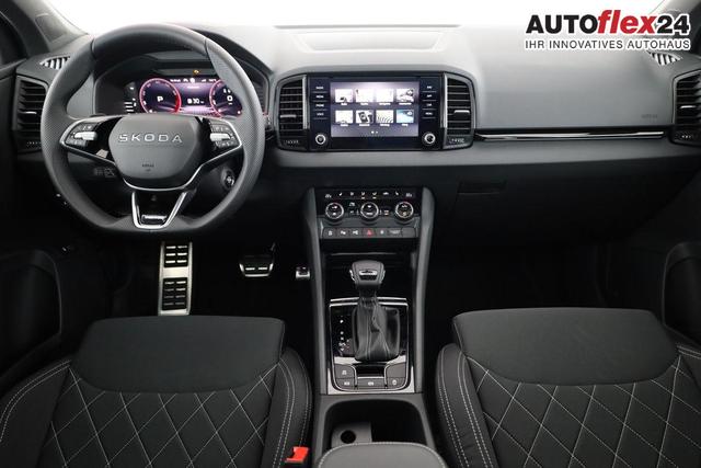 Skoda Karoq Sportline 1.5 TSI DSG Sportline, Pano, AHK, Navi, CANTON, Matrix, AreaView, Side, el. Klappe, FS-beheizbar, 5 J.-Garantie 