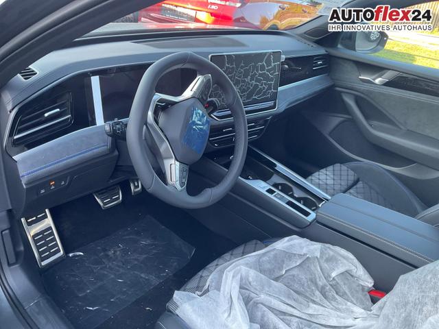 Vorlauffahrzeuge Volkswagen Passat Variant - 2.0 TSI 150 kW R-Line DSG Black, Pano, AHK, Navi, IQ.Light, Side, Kamera, el. Klappe, 19-Zoll, 5 J.-Garantie