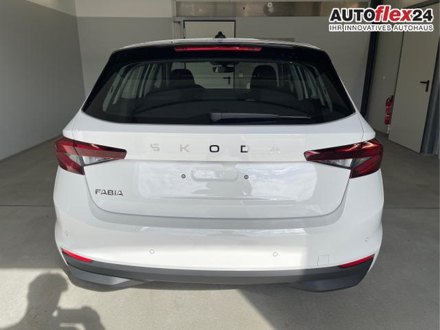 Skoda / Fabia / Weiß / / / 115PS Sitzheizung + App Connect