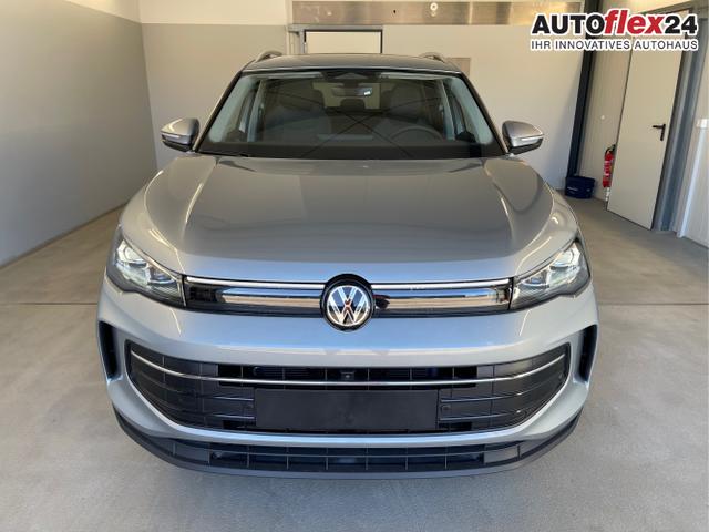Volkswagen / Tiguan / Silber / / / 150PS DSG IQ.Light