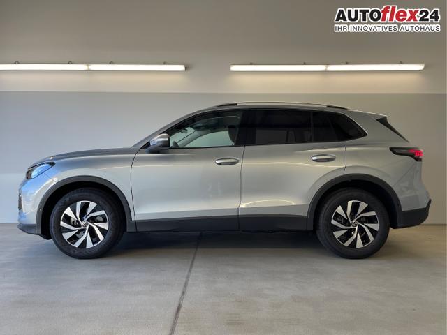 Volkswagen / Tiguan / Silber / / / 150PS DSG IQ.Light