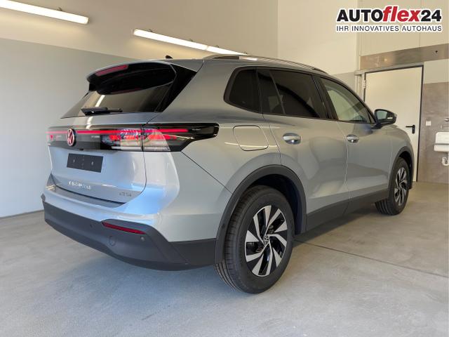 Volkswagen / Tiguan / Silber / / / 150PS DSG IQ.Light