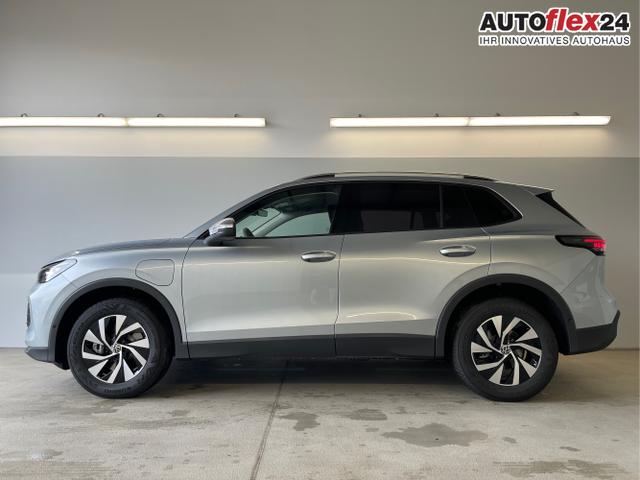 Volkswagen / Tiguan / Silber / / / eHybrid DSG 360°+Navi+Kessy+AHK