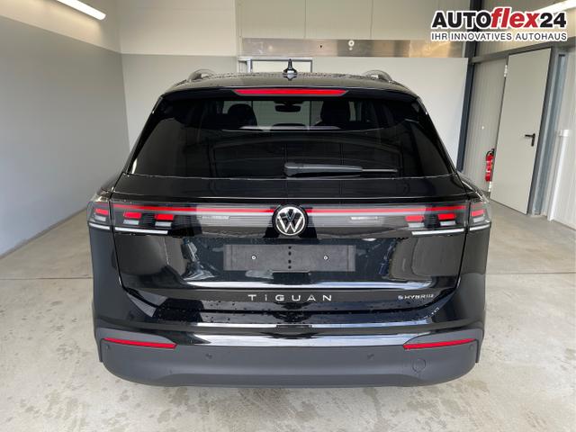 Volkswagen / Tiguan / Schwarz / / / eHybrid DSG 360°+Navi+Kessy+AHK