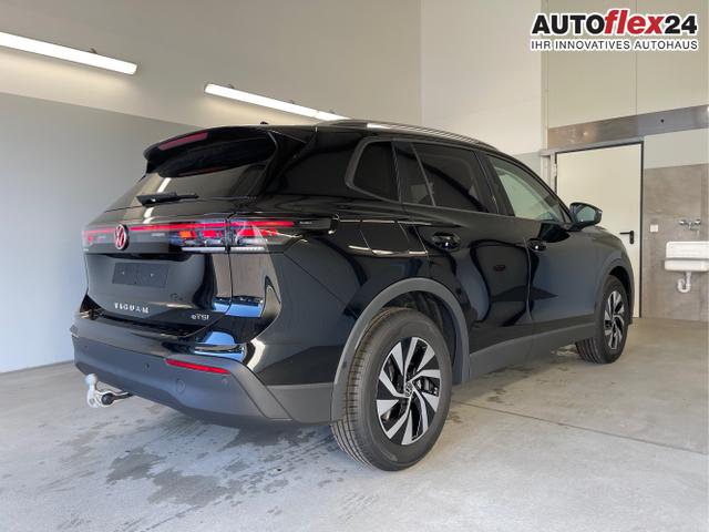 Volkswagen / Tiguan / Schwarz / / / 150PS eTSI DSG AHK+360°+IQ.Light+IQ.Drive+Navi