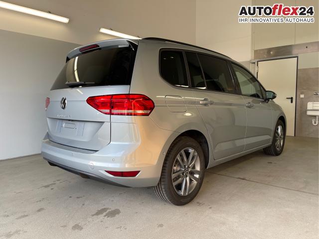 Volkswagen / Touran / Silber / / / 1.5 TSI DSG 7Sitz+AHK+IQ.Light+Kamera+Navi+eHeck+Keyless+Sitzheiz