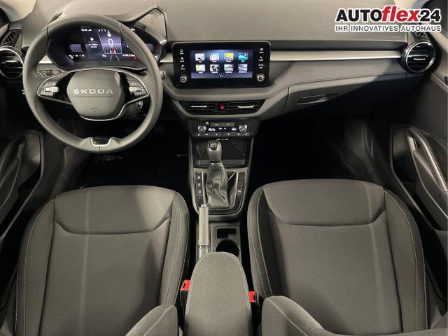 Skoda / Fabia / Wei&szlig; / / / 115PS AHK+Kessy+Kamera