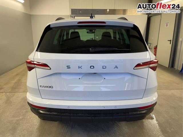 Skoda / Karoq / Wei&szlig; / / / 150PS DSG AHK+Kamera+ACC+Kessy+Kamera+ParkPilot vo+hi+App