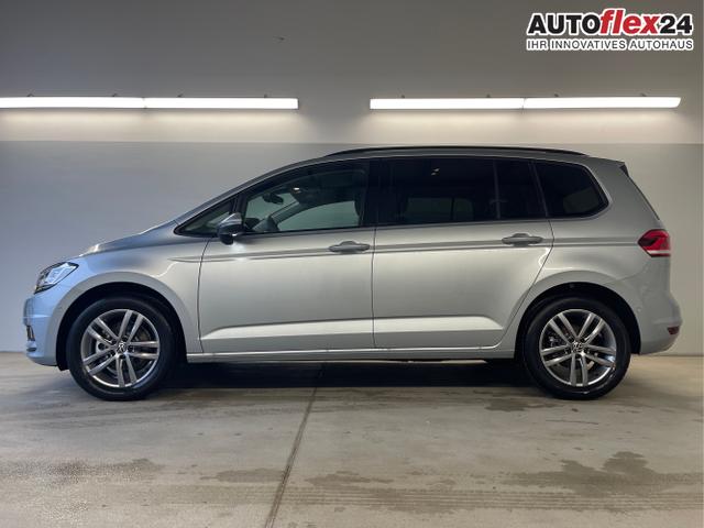 Volkswagen / Touran / Silber / / / 7Si+IQ.Light+TrailerAss+Cam
