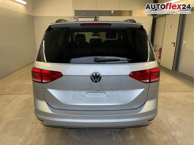 Volkswagen / Touran / Silber / / / 7Si+IQ.Light+TrailerAss+Cam
