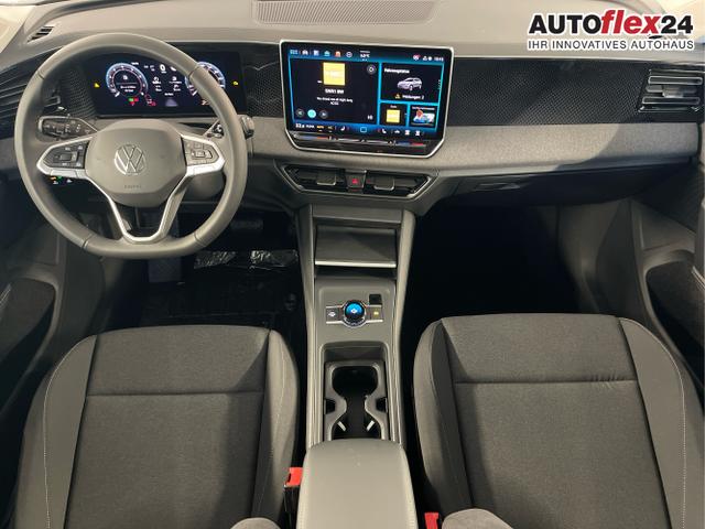 Volkswagen / Tiguan / Grau / / / 130PS eTSI DSG AHK+Kamera+Sitzheizung+App-Connect+PDC vo+hi
