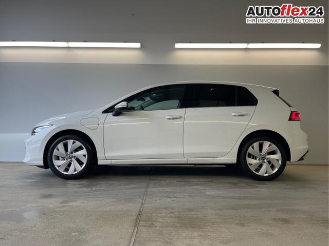 Volkswagen / Golf / Wei&szlig; / / / 1.5 eHybrid 150kW/204PS DSG IQ.Light+Navi+Travel Assist+HUD+Winterpaket