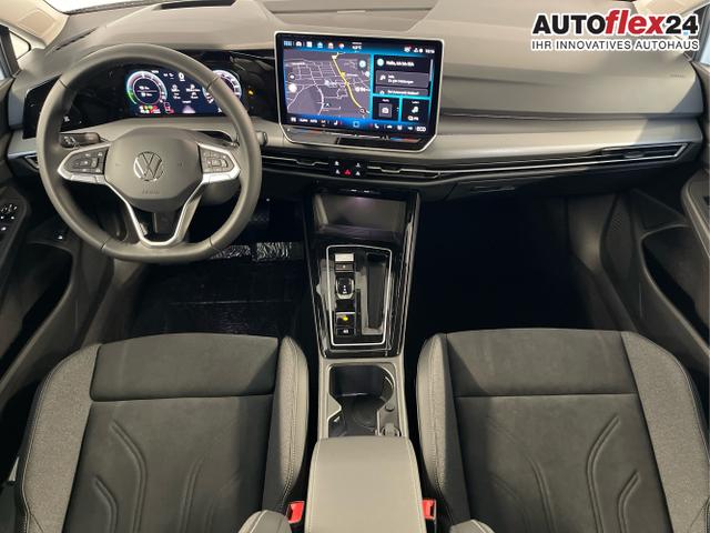 Volkswagen / Golf / Schwarz / / / 1.5 eHybrid 150kW/204PS DSG IQ.Light+Navi+Travel Assist+HUD+Winterpaket
