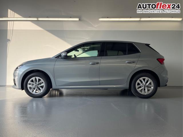 Skoda / Fabia / Silber / / / 115PS DSG GV5+AHK+Alu+Kessy+Climatronic+Sitzheiz+Kamera+Sunset