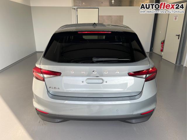 Skoda / Fabia / Silber / / / 115PS DSG GV5+AHK+Alu+Kessy+Climatronic+Sitzheiz+Kamera+Sunset