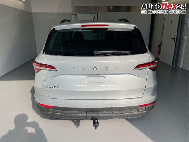 Skoda / Karoq / Silber / / / 150PS DSG AHK+Kamera+ACC+Kessy+Kamera+ParkPilot vo+hi+App