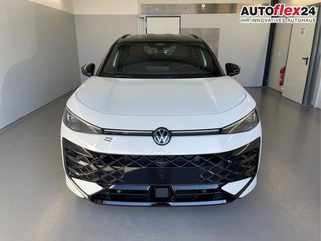 Vorlauffahrzeuge Volkswagen T-Roc - NEU R-Line 150PS eTSI HUD AHK Navi GV5 360&deg; IQ.Light Parklenk eHeck BlackStyle
