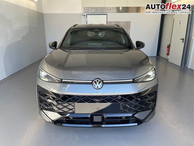 Vorlauffahrzeuge Volkswagen T-Roc - NEU R-Line 150PS eTSI HUD AHK Navi GV5 360&deg; IQ.Light Parklenk eHeck BlackStyle