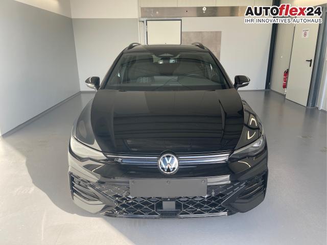 Vorlauffahrzeuge Volkswagen Golf Variant - R-Line 150PS eTSI DSG AHK IQ-Light Navi Black Style 360&deg; Alu18 Kessy Winter