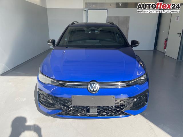 Vorlauffahrzeuge Volkswagen Golf Variant - R-Line 150PS eTSI DSG AHK IQ-Light Navi Black Style 360&deg; Alu18 Kessy Winter