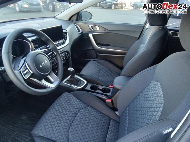 Kia II Ceed Silver 1.5 T-GDI 6-Gang 