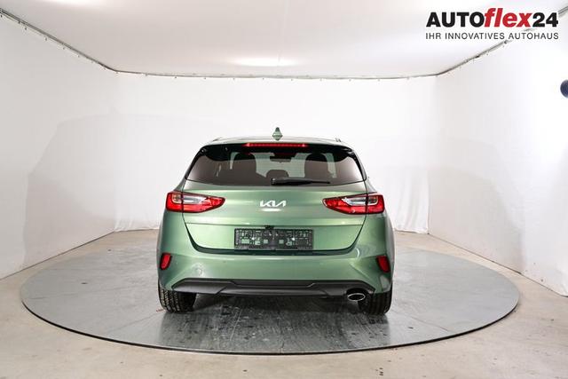 Kia II Ceed Silver 1.5 T-GDI 7-Gang-DCT 