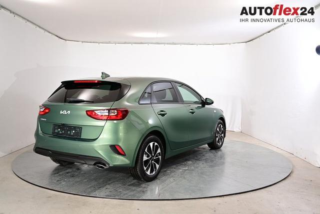 Kia II Ceed Silver 1.5 T-GDI 7-Gang-DCT 