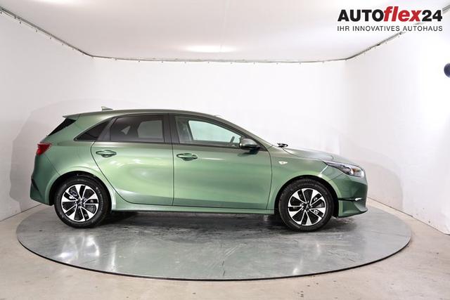 Kia II Ceed Silver 1.5 T-GDI 7-Gang-DCT 