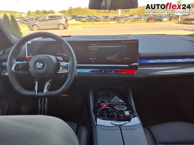 BMW M5 M 4.4 V8 Plug in Hybrid 8-Gang Steptronic 