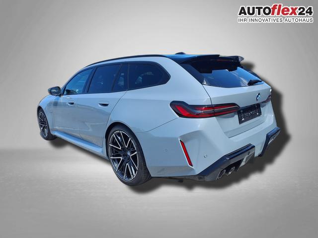 Vorlauffahrzeuge BMW M5 - Touring 4.4 8-Gang Steptronic xDrive
