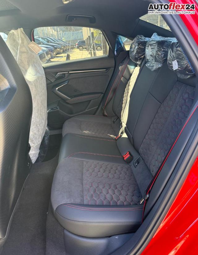Audi RS3 Limousine 2.5 TFSI 7-Gang S tronic 