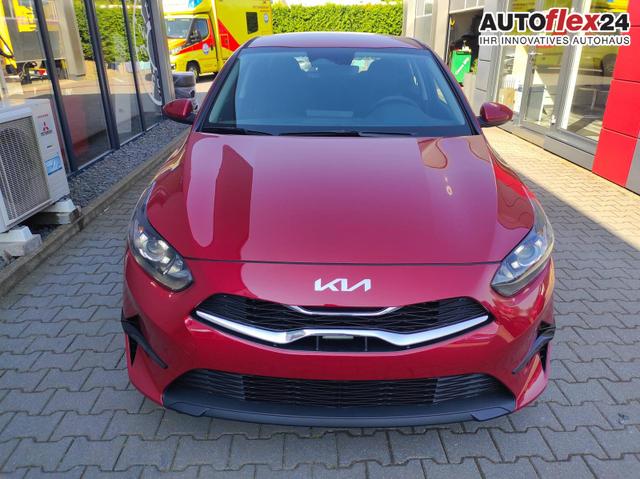 Vorlauffahrzeuge Kia Ceed - SPIN 1.5 T-GDI AT Kamera Sitzheizung APP Navi