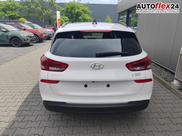 Hyundai i30 Kombi Smart SW Family*Navi*LED*Shzg*Lhzg*PDC*Cam*16Zoll* 